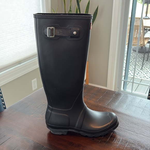 Matte Black Hunter Boots - Size 7 - Picture 8 of 12